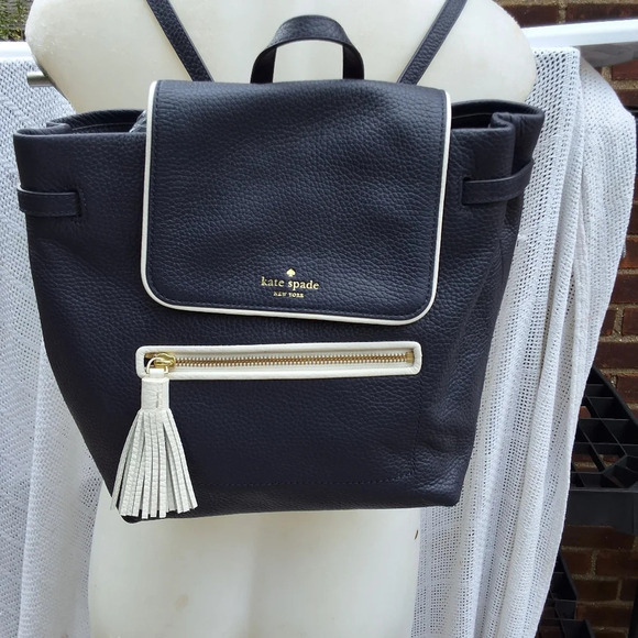 Kate Spade Navy blue pebbled leather backpack with white trim NWOT - Picture 3 of 14